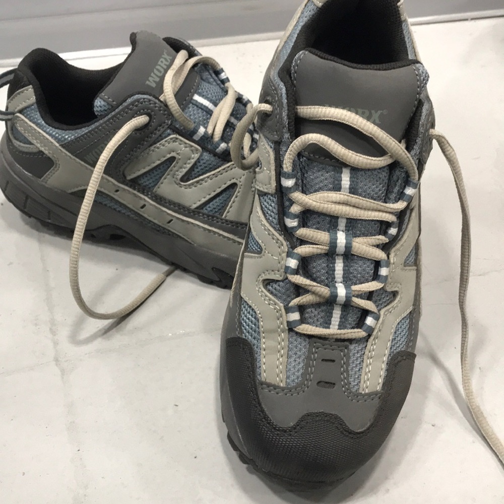 Red Wing WORX women’s aluminum toe shoe